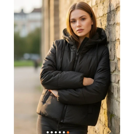 Juodos spalvos moteriška striukė Alin Moteriškos striukės