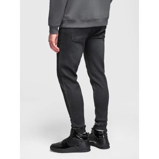 Vyriški juodi džinsai  su raišteliu juosmenyje Patrick