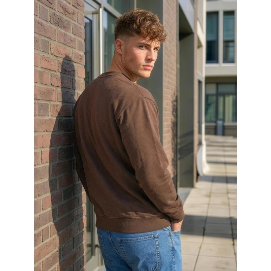 Vyriškas tamsiai rudas džemperis be gobtuvo Steel Džemperiai be gobtuvo