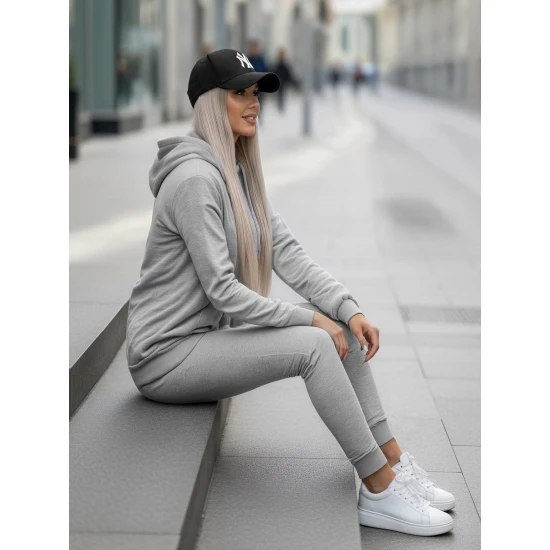 Moteriškas pilkas  sportinis kostiumas Super
