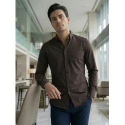 Vyriški tamsiai rudi marškiniai Top