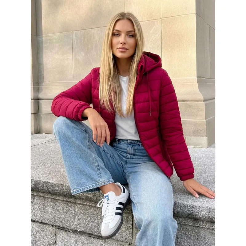 Moteriška bordo spalvos striukė Albi Moteriškos striukės