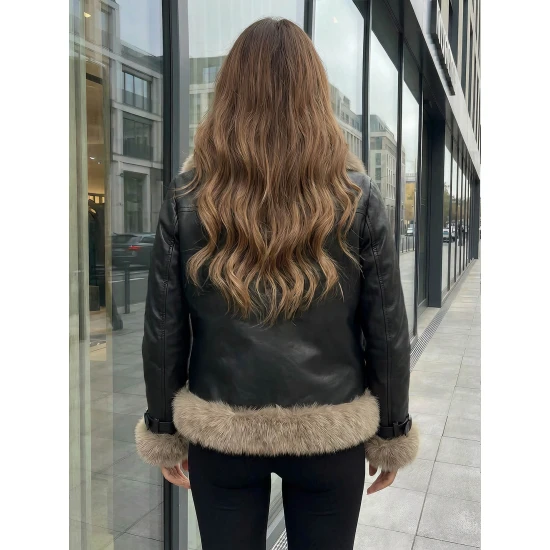 Moteriška juoda odinė striukė su kailiu Bali Moteriškos striukės