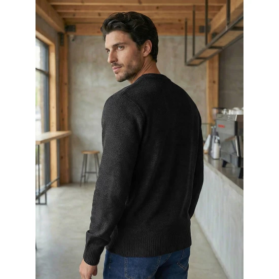 Vyriškas juodas megztinis Remin