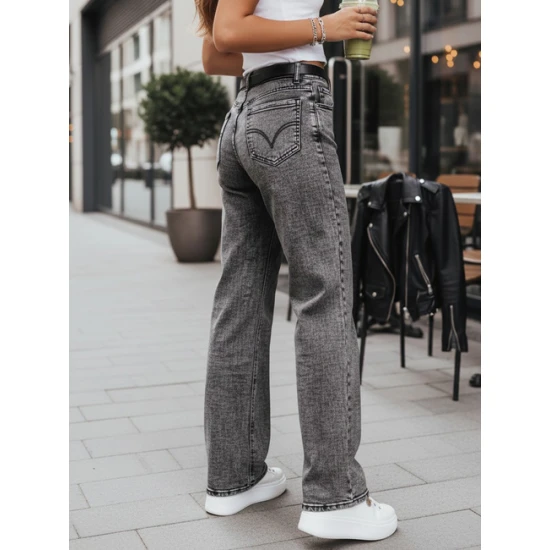 Moteriški plačių klešnių juodi džinsai Adel Džinsai ir Kelnės