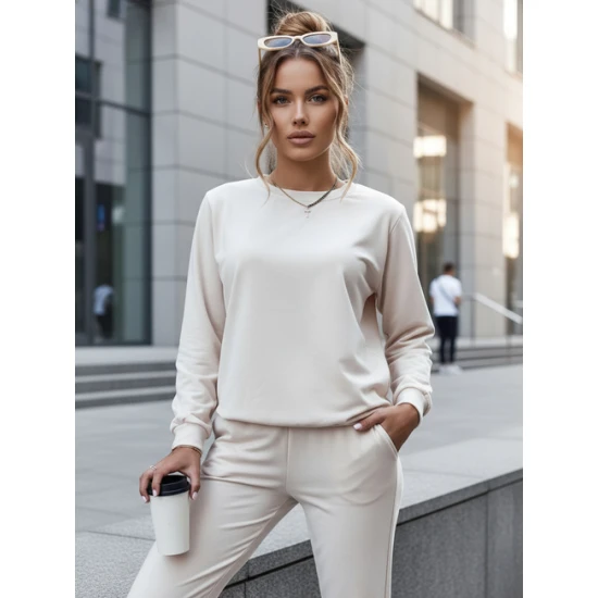 Moteriškas šviesiai rusvas komplektas Milian Moteriški komplektai