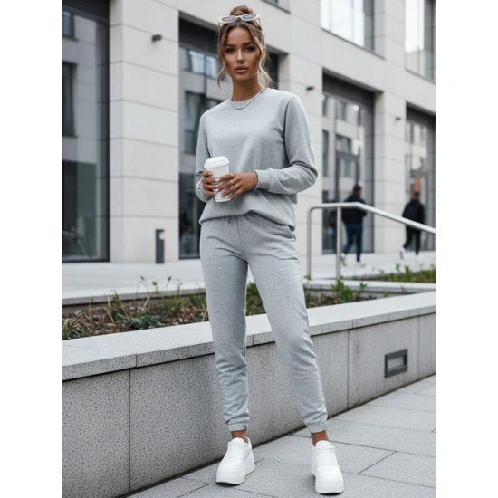 Moteriškas šviesiai pilkas komplektas Milian Moteriški komplektai