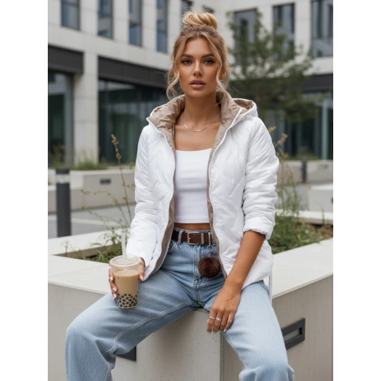 Moteriška dygsniuota balta striukė Moli Moteriškos striukės