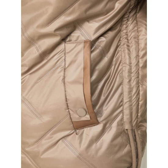 Moteriška dygsniuota rusva striukė Moli Moteriškos striukės