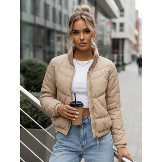 Moteriška pereinamojo sezono rusva striukė Elin Moteriškos striukės