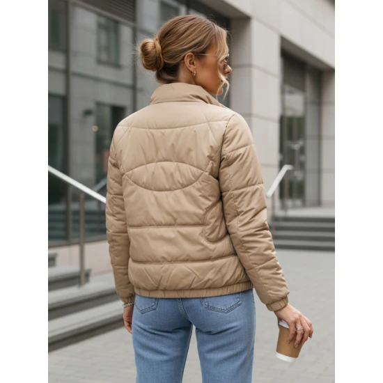 Moteriška pereinamojo sezono rusva striukė Elin Moteriškos striukės