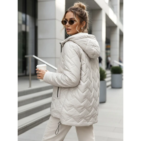 Moteriška dygsniuota šviesiai pilka striukė Almi Moteriškos striukės