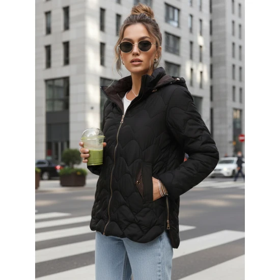 Moteriška dygsniuota juoda striukė Nomi Moteriškos striukės