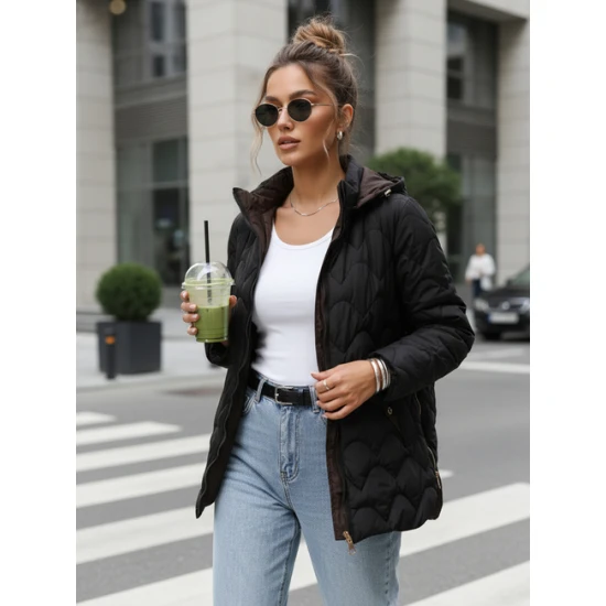 Moteriška dygsniuota juoda striukė Nomi Moteriškos striukės