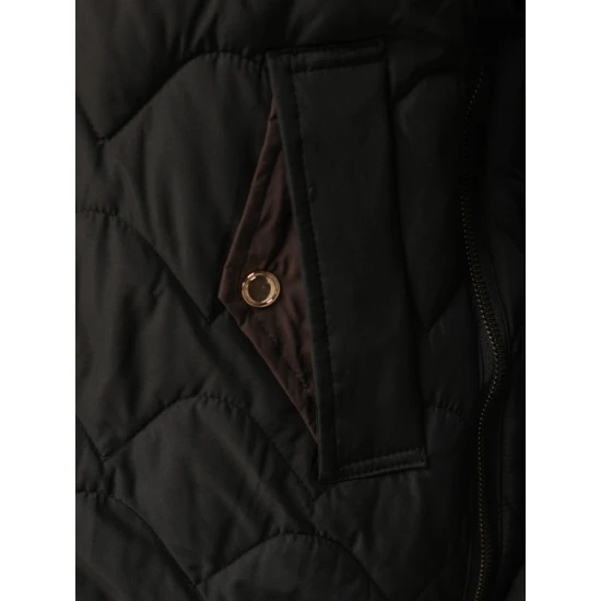 Moteriška dygsniuota juoda striukė Nomi Moteriškos striukės