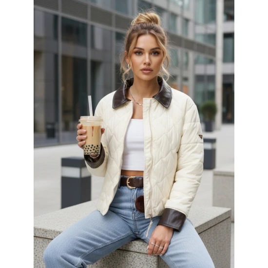 Moteriška balta striukė Santi Moteriškos striukės