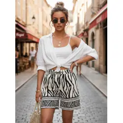 Moteriški juodi/balti šortai Zebra