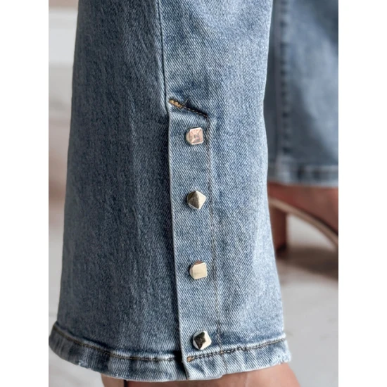 Moteriški mėlyni džinsai Sara Džinsai ir Jogeriai