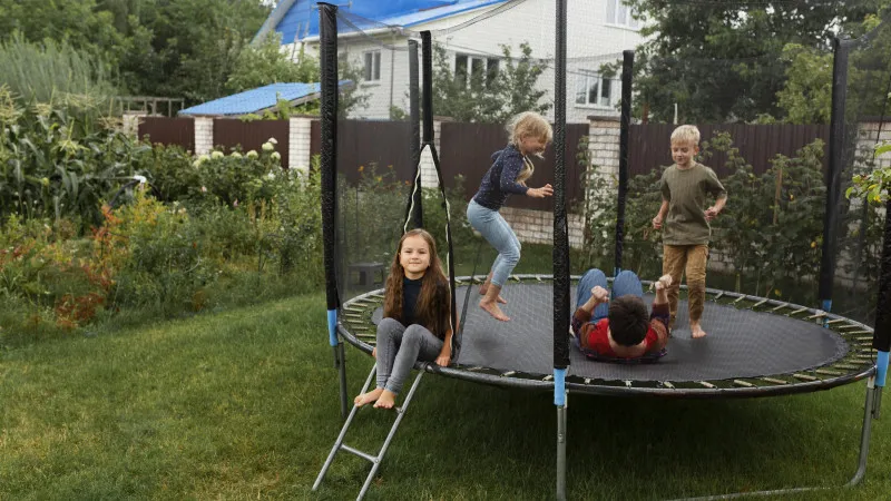 Saugus batutas vaikams: 5 dalykai, į kuriuos privalote atkreipti dėmesį perkant.