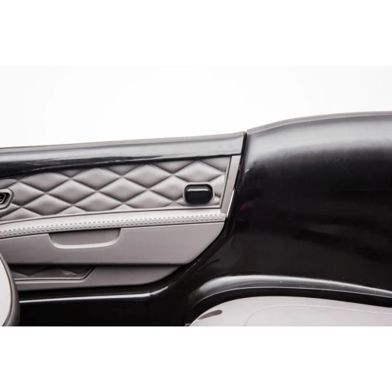 Bentley Mulsanne juodas elektrinis automobilis