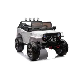 JH-102 baltas automobilis