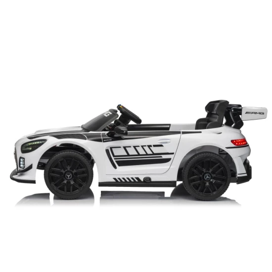 Mercedes AMG GT3 baltas automobilis