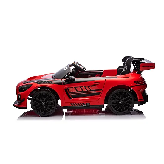 Mercedes AMG GT3 raudonas automobilis