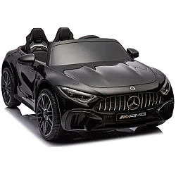 Musta sähköauto Mercedes AMG SL63