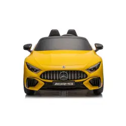 Geltonas elektrinis automobilis Mercedes AMG SL63