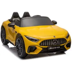 Geltonas elektrinis automobilis Mercedes AMG SL63