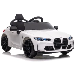 Baltas elektrinis automobilis BMW M4