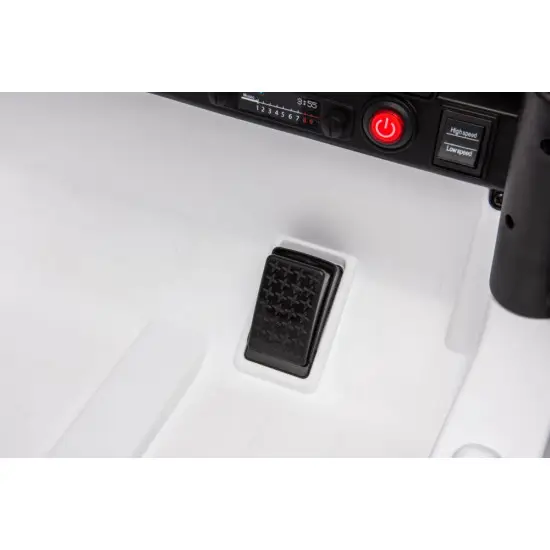 Toyota FJ akumuliatorinis baltas visureigis