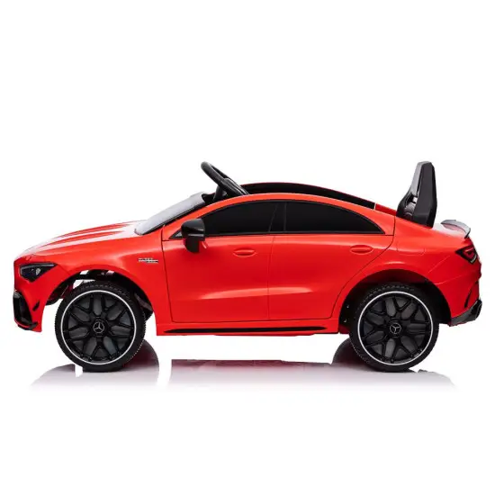 Mercedes CLA 45s AMG raudonas automobilis