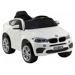 Baltas BMW X6 elektrinis automobilis