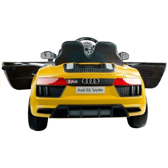Geltona Audi R8 Spyder elektrinis automobilis