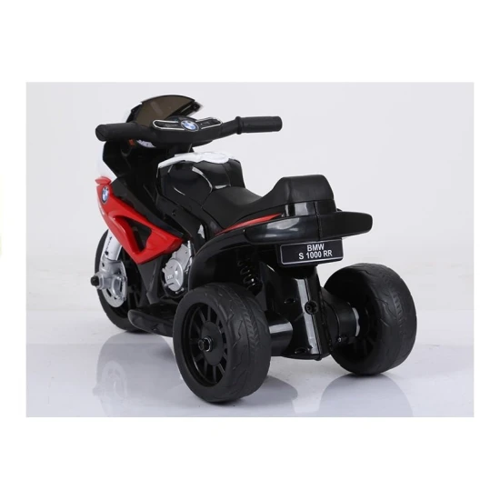 BMW raudonas motociklas