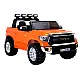 Oranssi Toyota Tundra katumaasturi