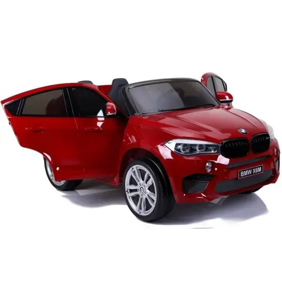 Raudonas BMW X6M akumuliatorinis automobilis Automobiliai
