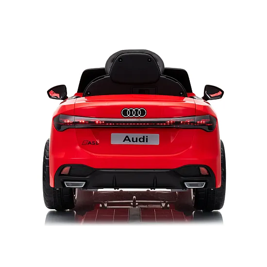 Audi A5L HL788 sarkana krāsas akumulatora auto