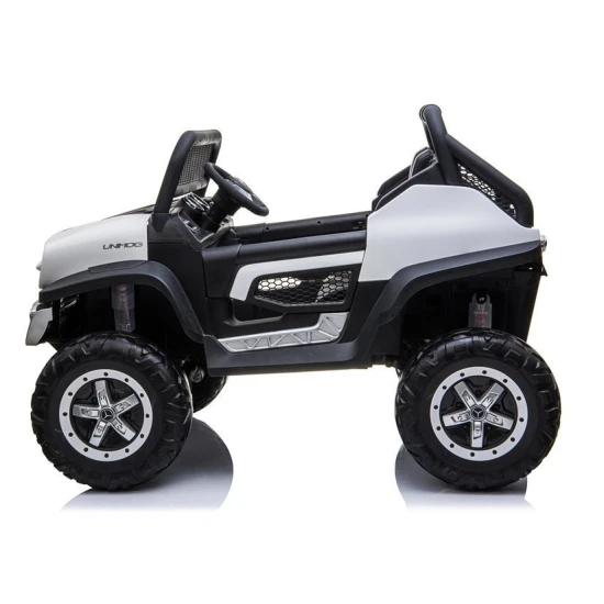 Baltas Mercedes akumuliatorinis automobilis Automobiliai