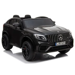 Juodas elektrinis automobilis Mercedes GLC 63S