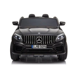 Juodas elektrinis automobilis Mercedes GLC 63S