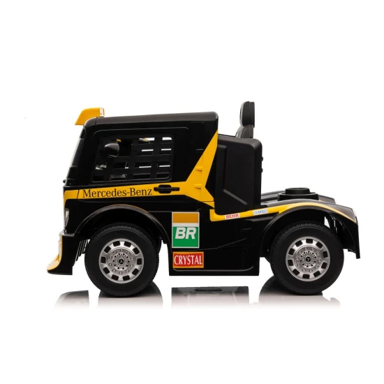 Baterijomis varomas geltonas vilkikas Mercedes XMX622