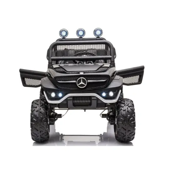Juodas akumuliatorinis automobilis Mercedes Unimog S