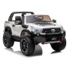Baltas elektrinis vaikiškas automobilis Toyota Hilux