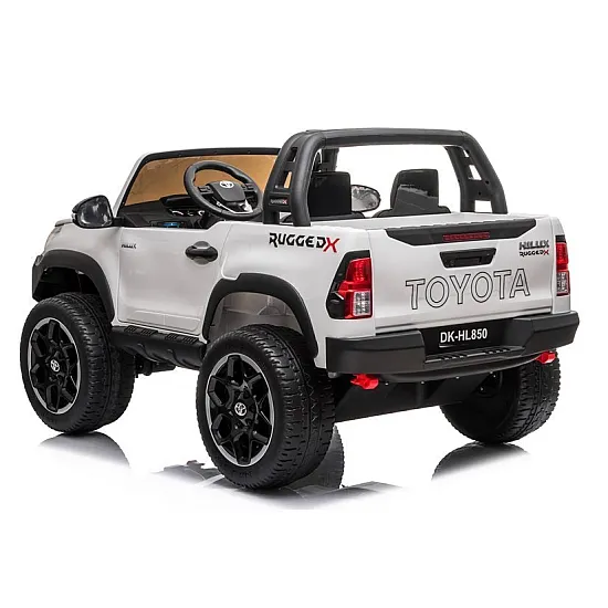Baltas elektrinis vaikiškas automobilis Toyota Hilux