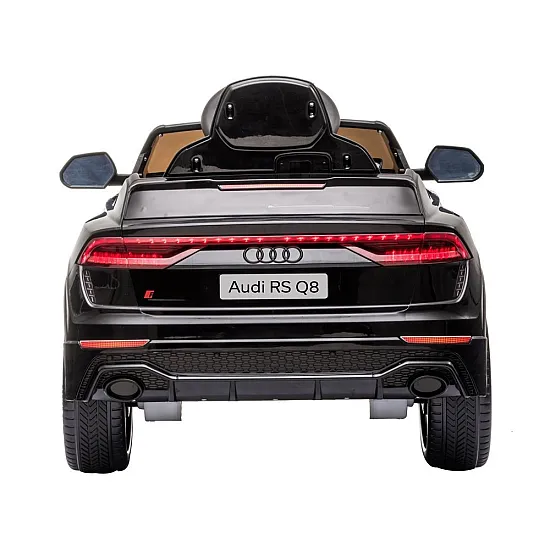 Juodas Audi RS Q8 automobilis su akumuliatoriumi Elektrinės mašinėlės vaikams