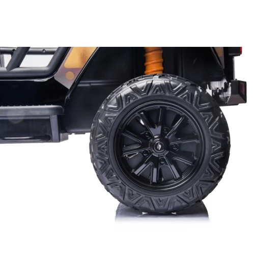 XB-1118 juodas baterijomis maitinamas automobilis