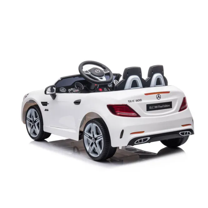 Elektrinis baltas automobilis Mercedes SLC 300