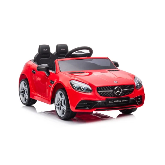 Elektrinis raudonas automobilis Mercedes SLC 300